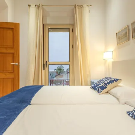 Apartmán Fuente De Plata, And Patios, Step-free, Historical Center